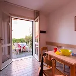 Charming Townhouse With Garden And Pool *