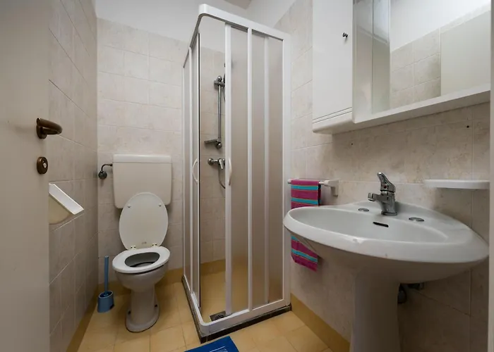 Charming Townhouse With Garden And Pool