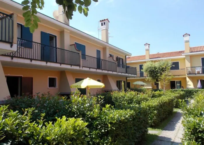 Apartman Charming Townhouse With Garden And Pool *