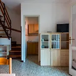 Charming Townhouse With Garden And Pool Μπιμπιόνε