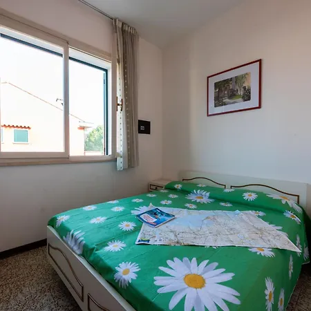 Charming Townhouse With Garden And Pool Apartment *