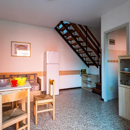 Charming Townhouse With Garden And Pool Apartment *