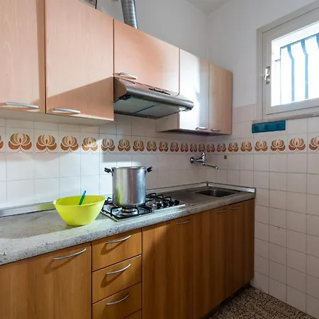Charming Townhouse With Garden And Pool Apartmán Bibione