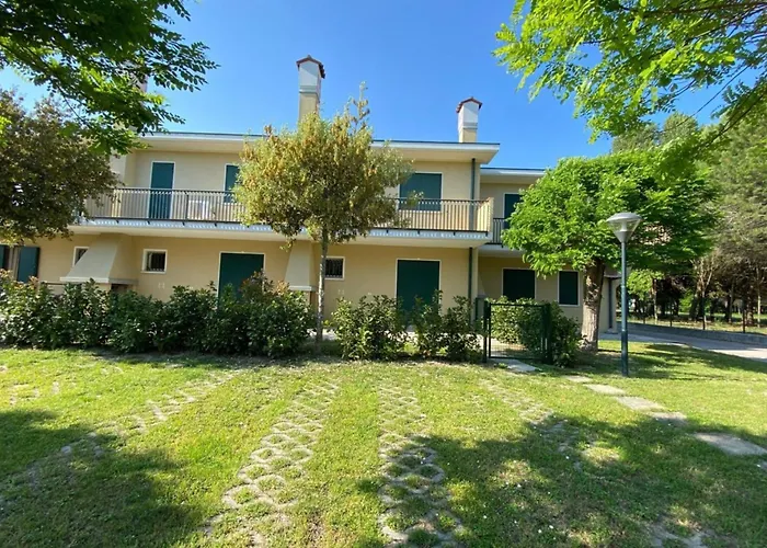 Apartament Charming Townhouse With Garden And Pool Bibione